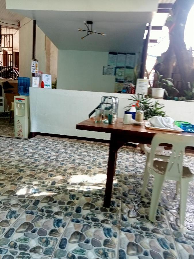 Lang2 Place Coron Exterior photo