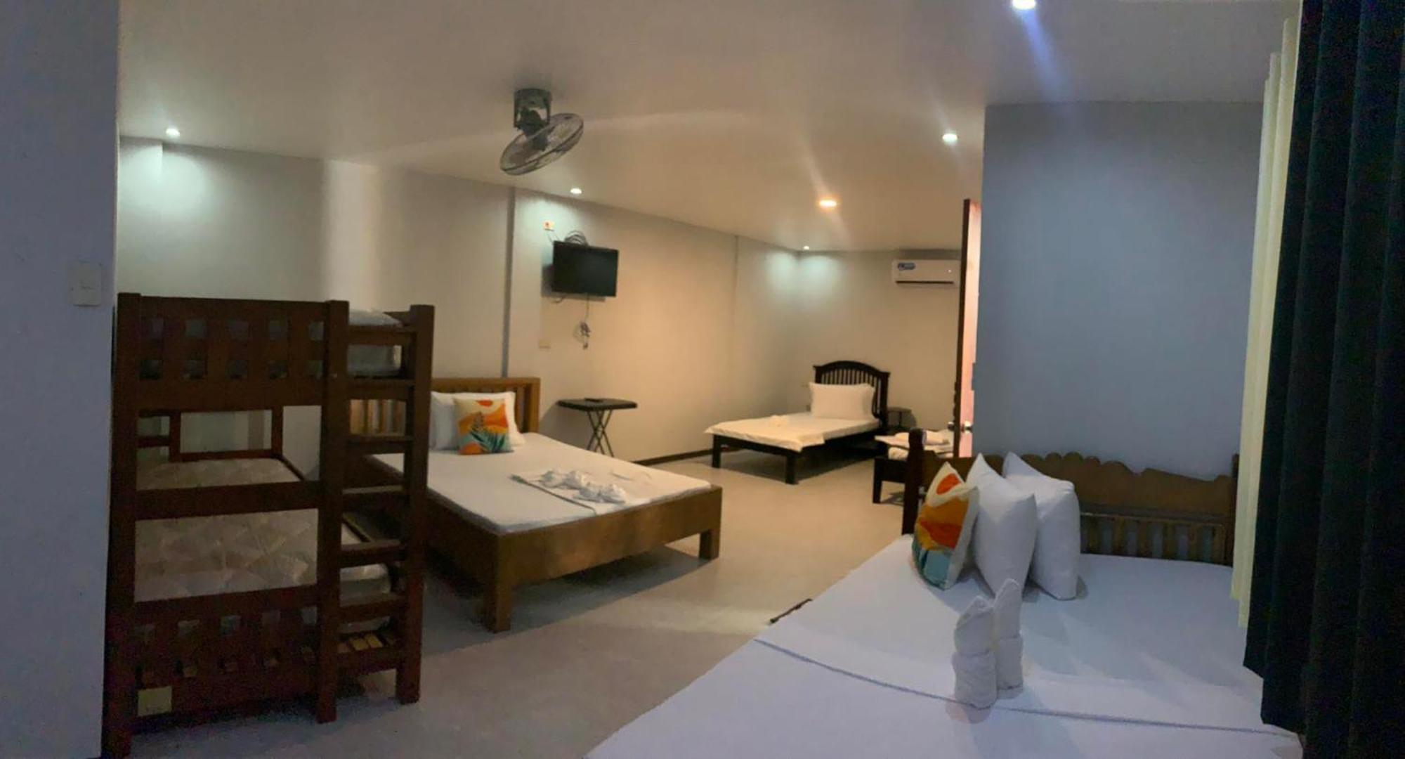Lang2 Place Coron Exterior photo