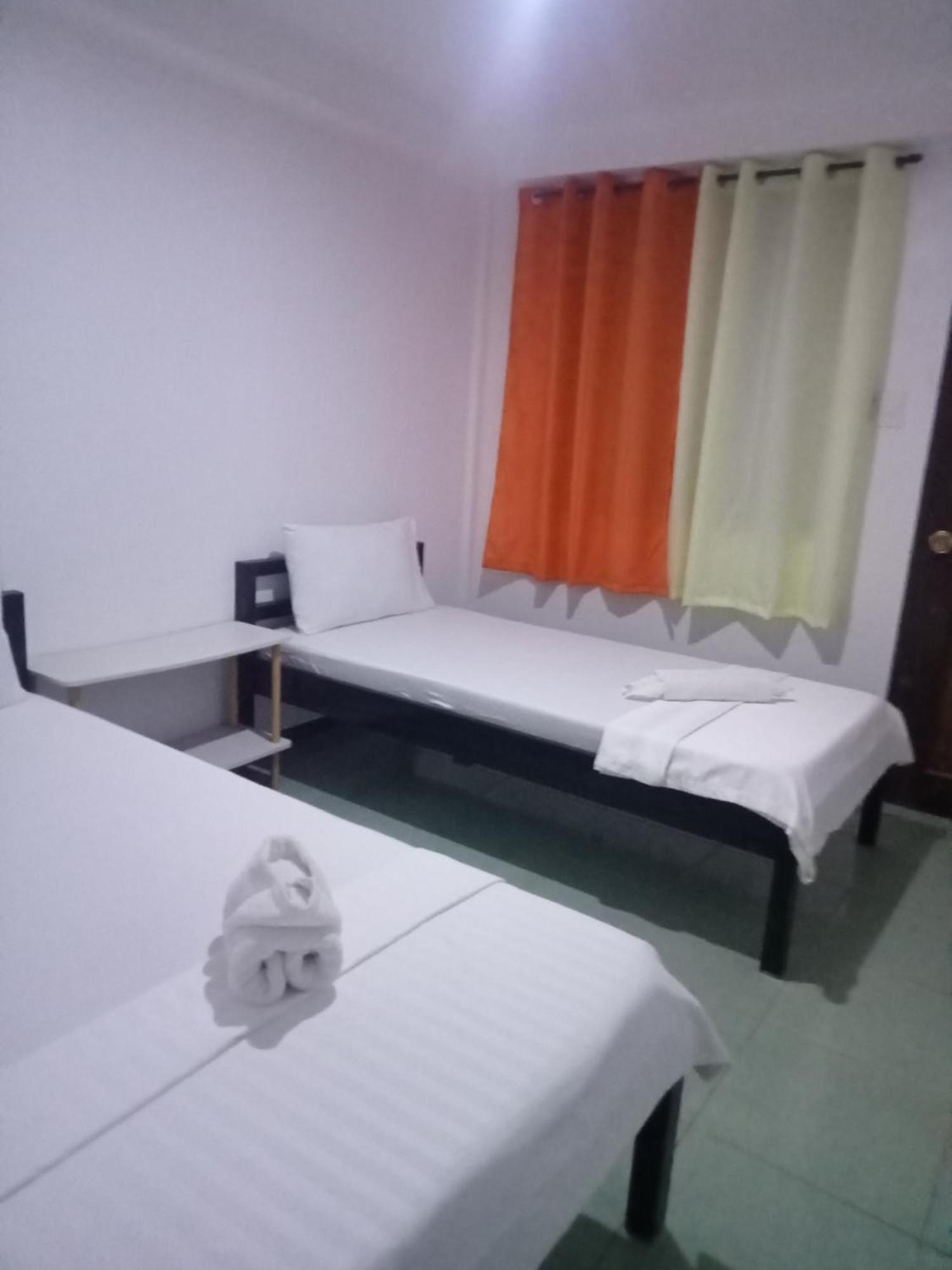 Lang2 Place Coron Exterior photo