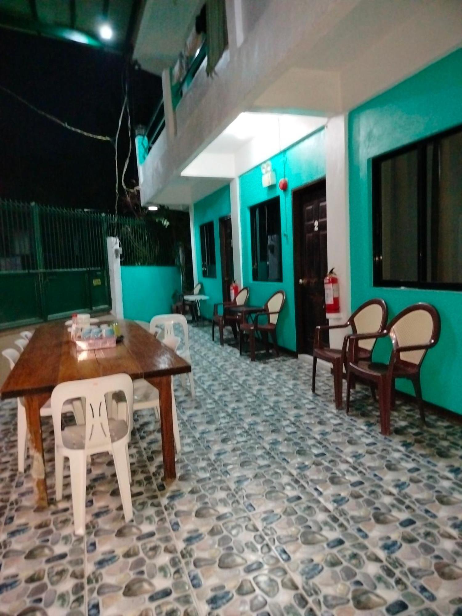 Lang2 Place Coron Exterior photo